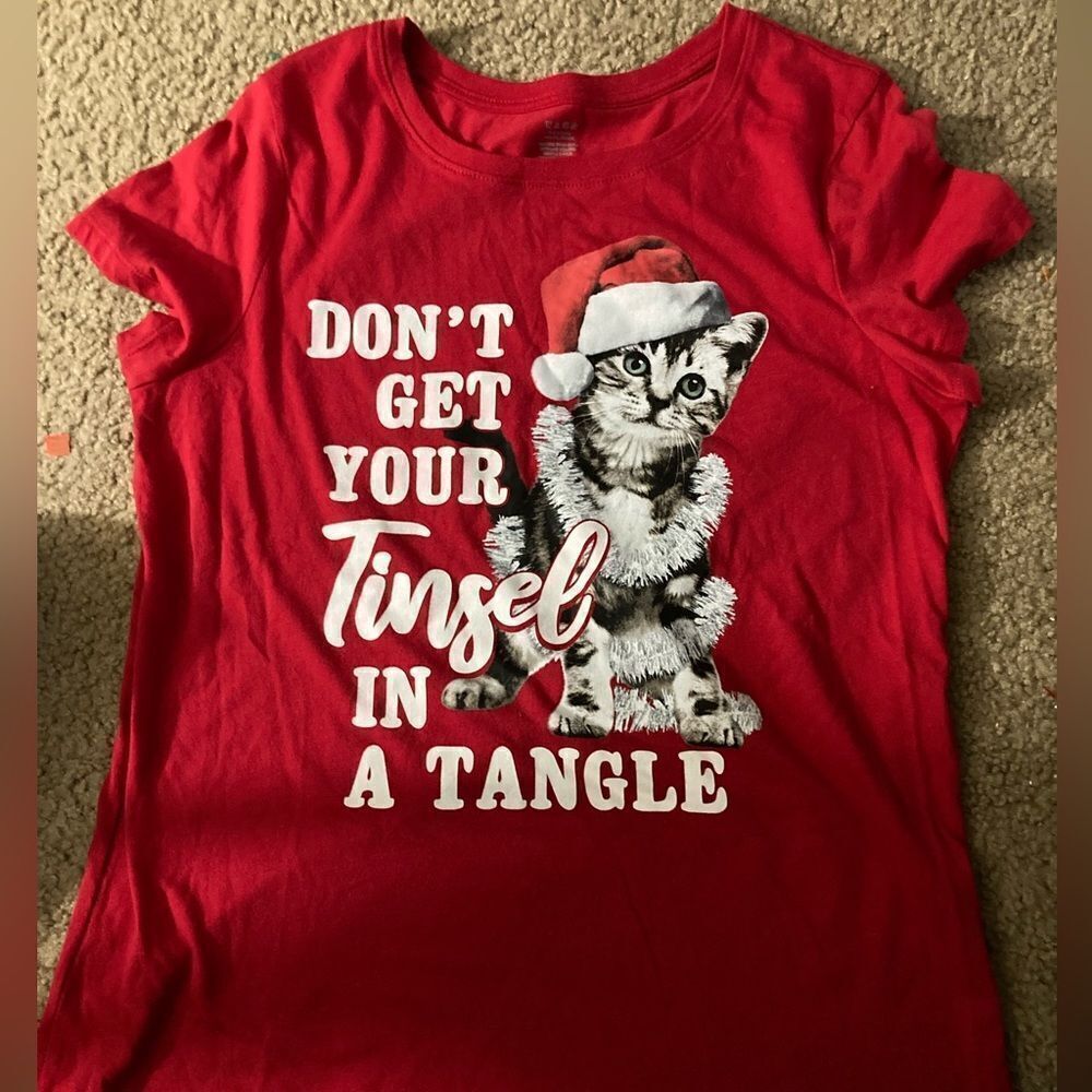 Christmas Holiday Funny Cat Don’t Get Your Tinsel In a Tangle Tshirt